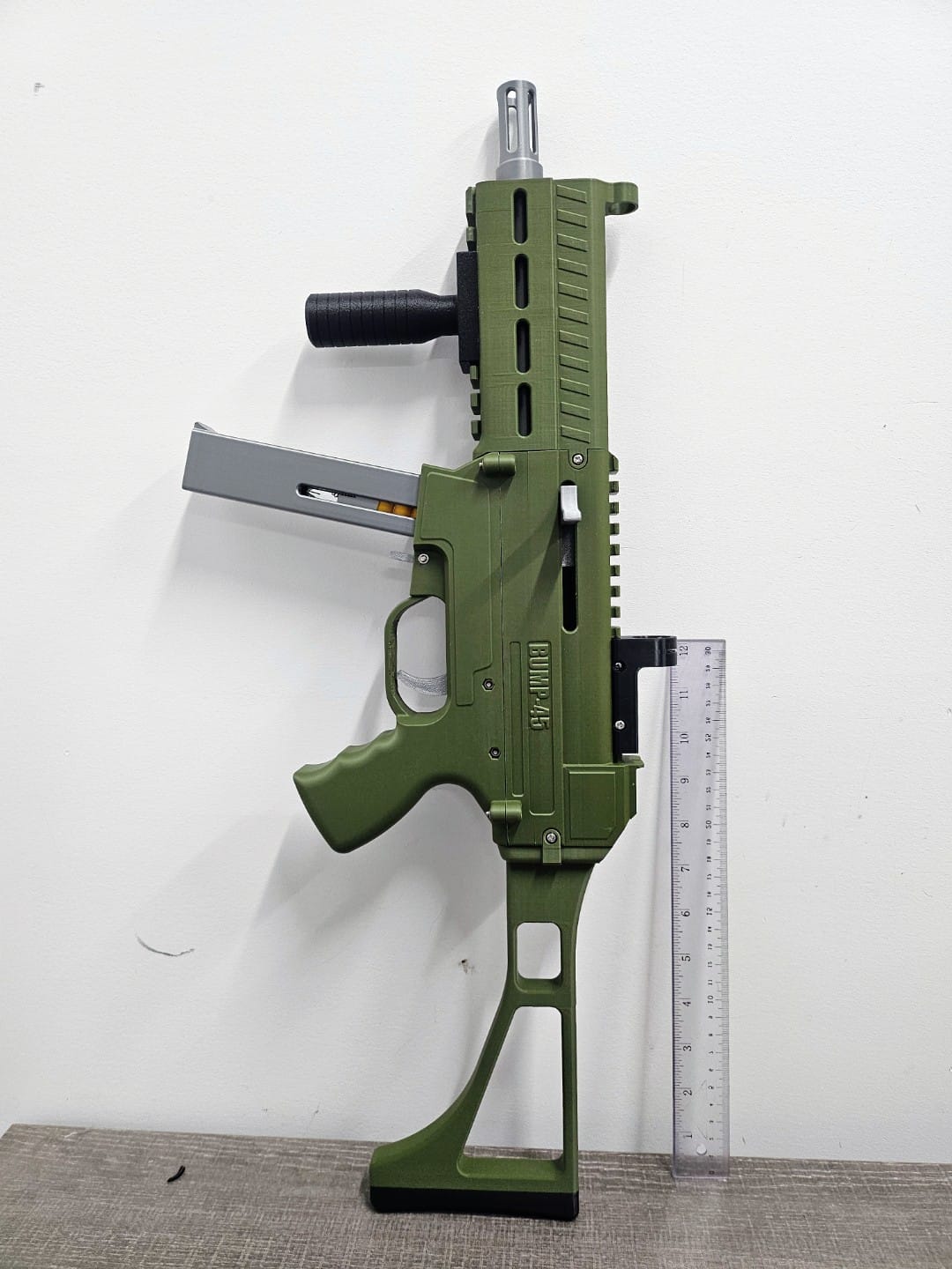 UMP45 - Realistic  Replica ( TOY )